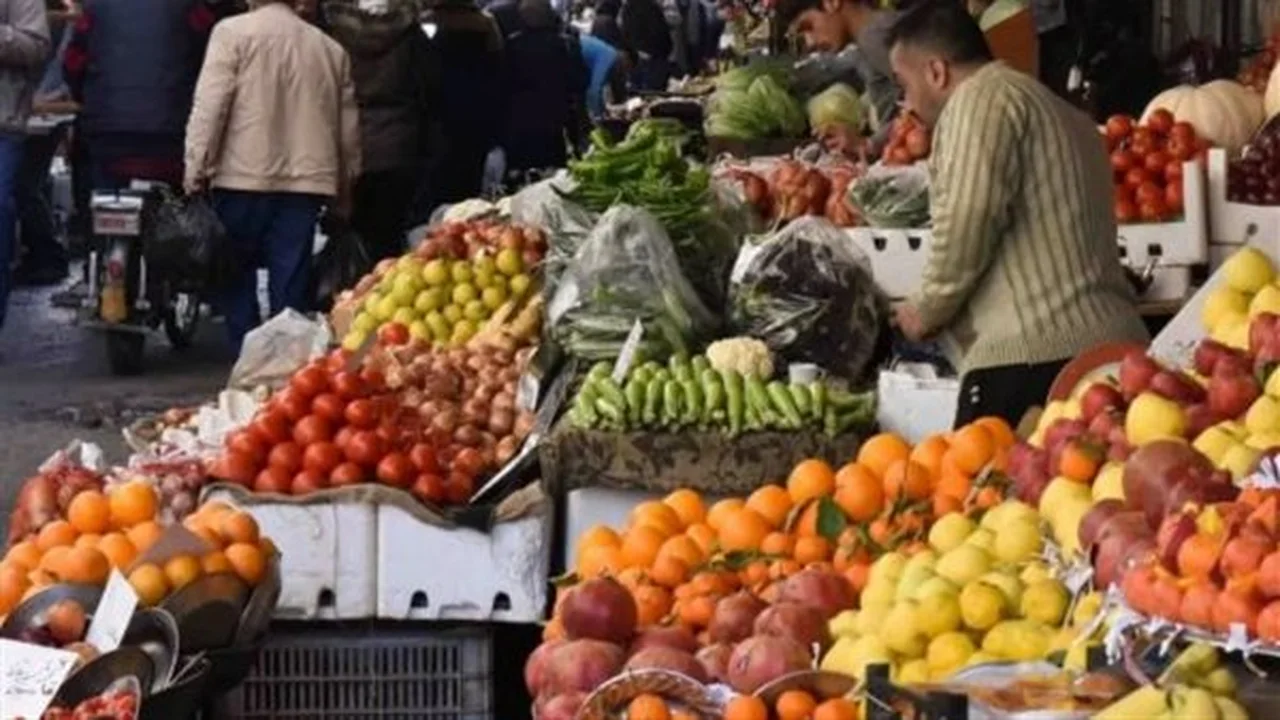 تغيرات الأسعار.. قائمة خضروات وفاكهة الأسواق الرئيسية في محافظة الإسماعيلية